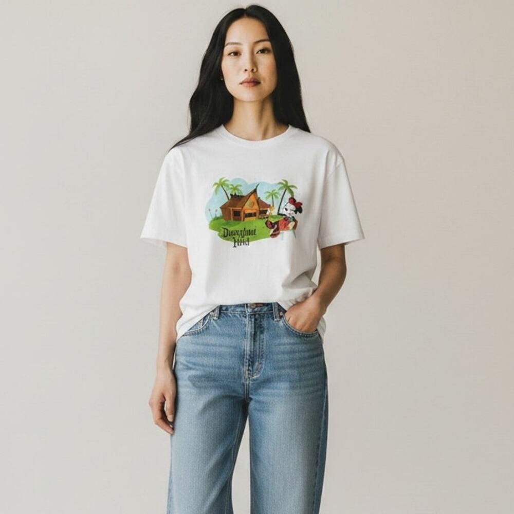 Disney Disneyland Hotel Graphic T-Shirt NWT Women's Sz M White Minnie Mouse